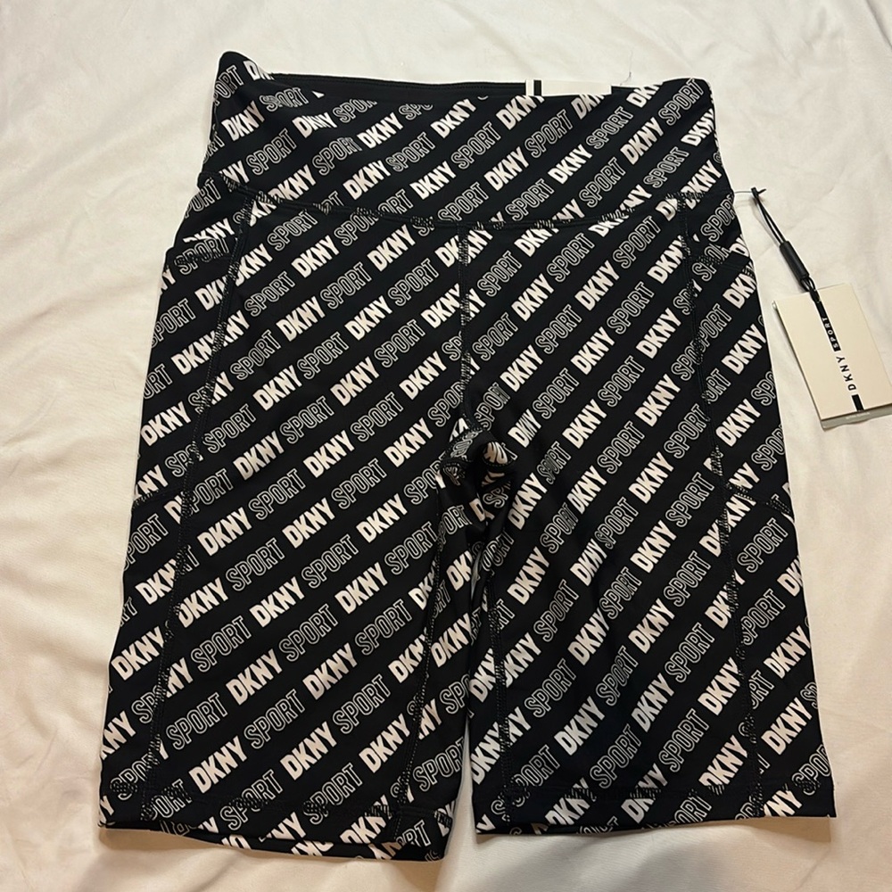 ✨NWT MSRP $49.50 DKNY Sport High Waist Bike Short Size Small w/Side Pockets